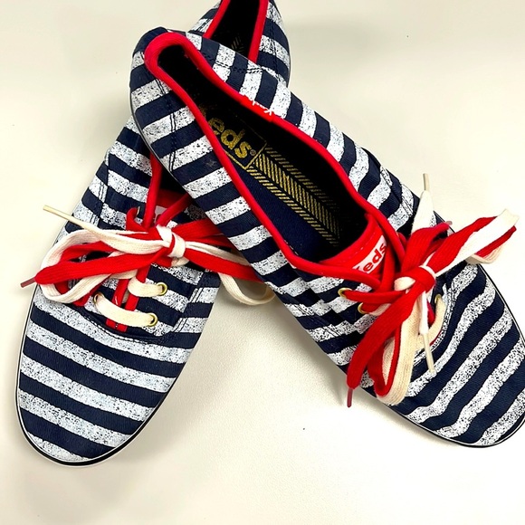 Keds size 9 Stars and Stripes 🇺🇸 red white and blue double laces - Picture 1 of 11